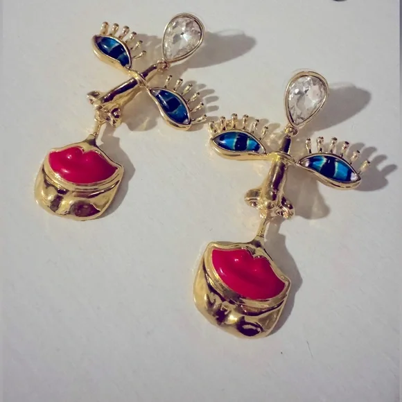 Eye See Love Earing Set - Picture 11 of 17